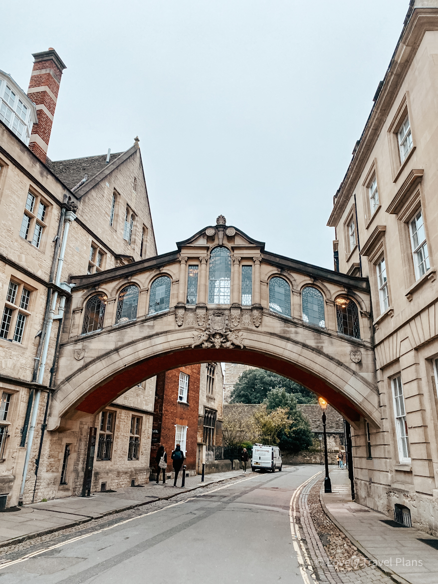 Qué ver en Oxford en un día: Puente de los suspiros - Lovely Travel Plans